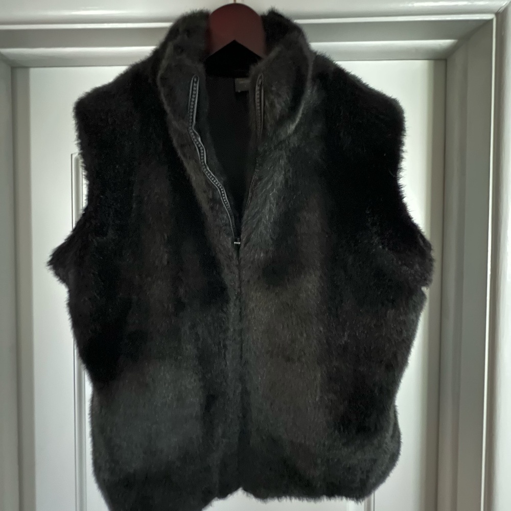 Cejon Accessories Inc. Faux fur vest